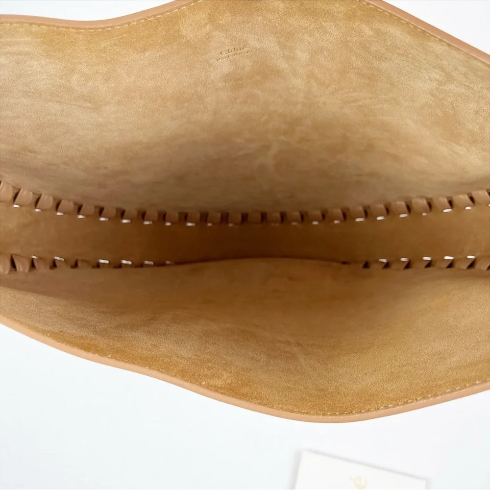 Chloé Shoulder Bag - Picture 7 of 12